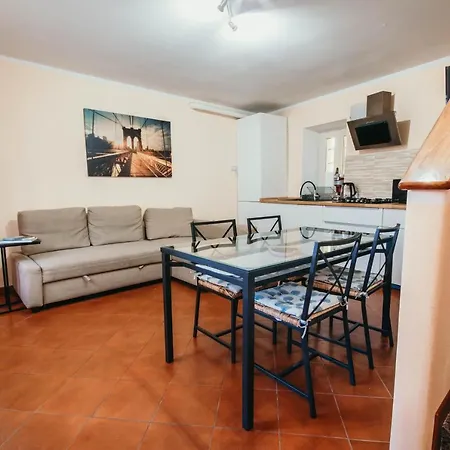 Apartment Al Borgo Sweet - Lakeside Leisure & Business *